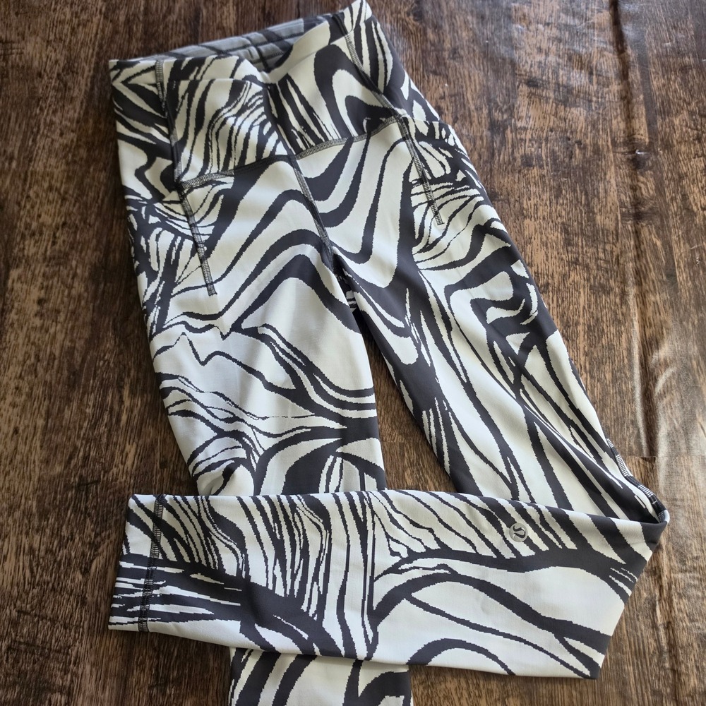 LULULEMON Fast & Free Tight Women szv0 Black White‎ Zebra Print High Rise Pocket
